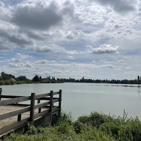 Charmants Au Bord Du Avec Terrasse, Activites Nautiques Et Peche, Animaux Acceptes, Inclus - Fr-1-489-361 * Pierrefitte-sur-Loire